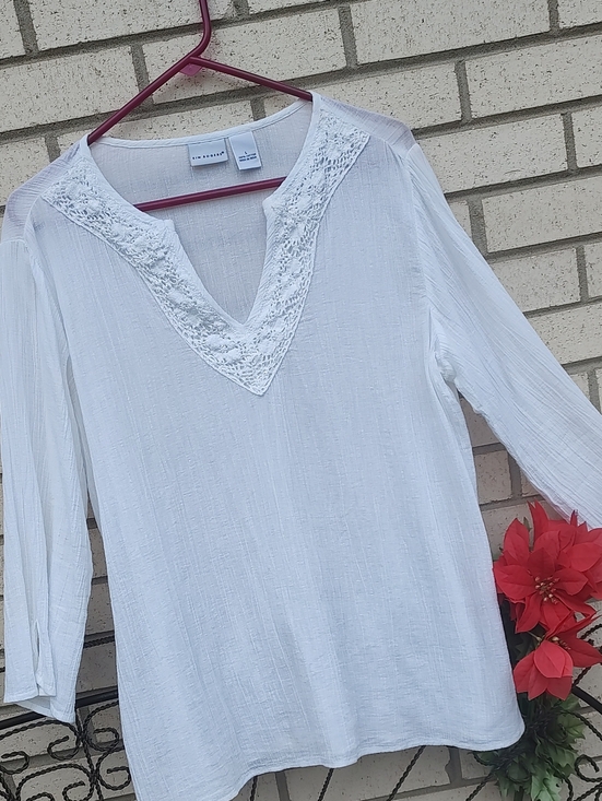 Tops - White Cotton V-Neck Lace Trim Women's Top
